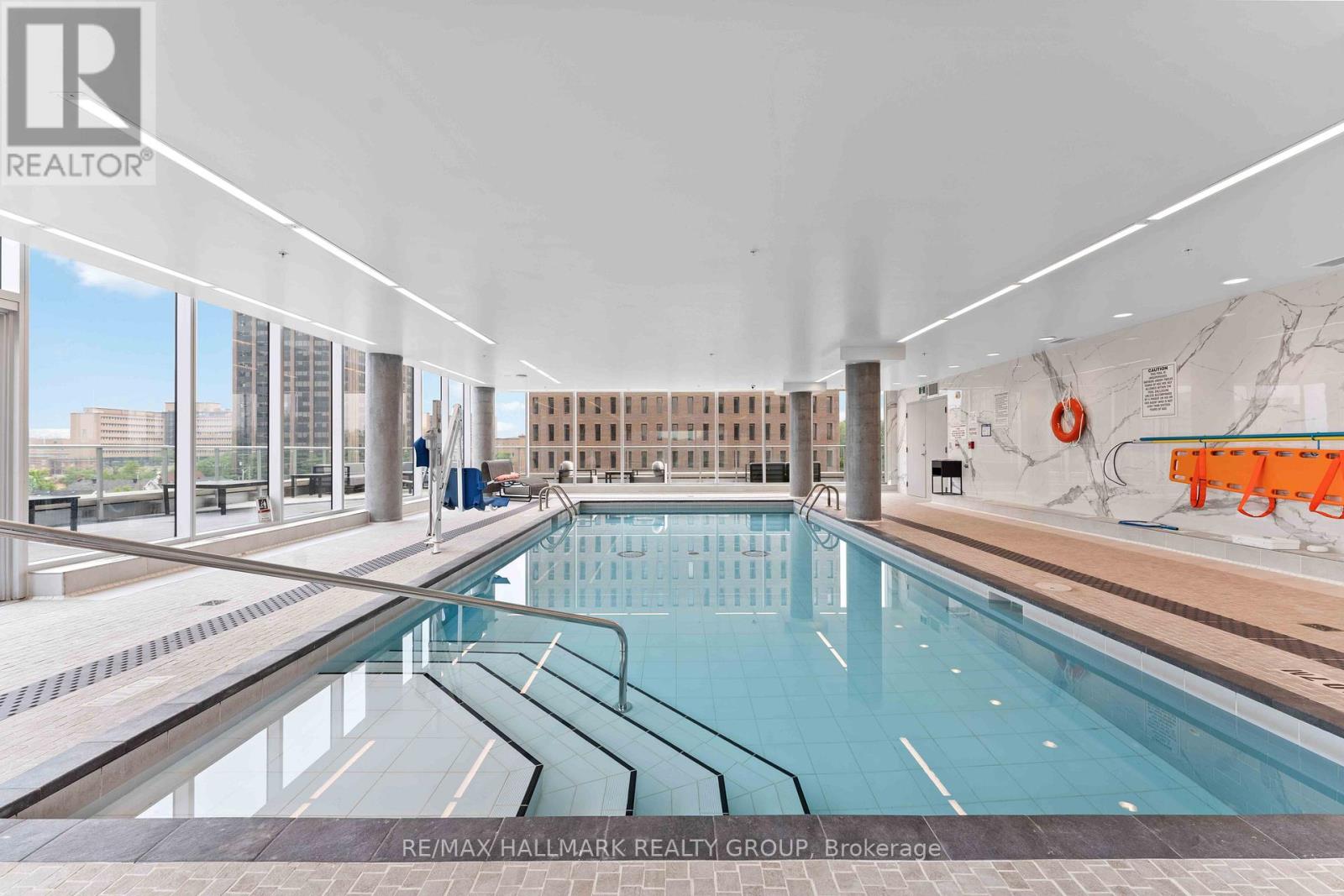 3108 - 805 Carling Avenue