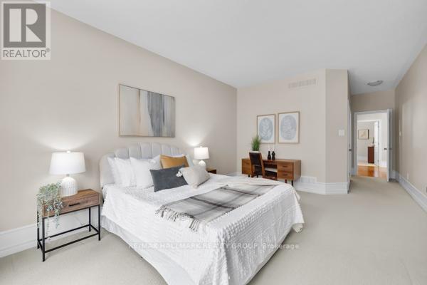 155 Royal Landing Gate