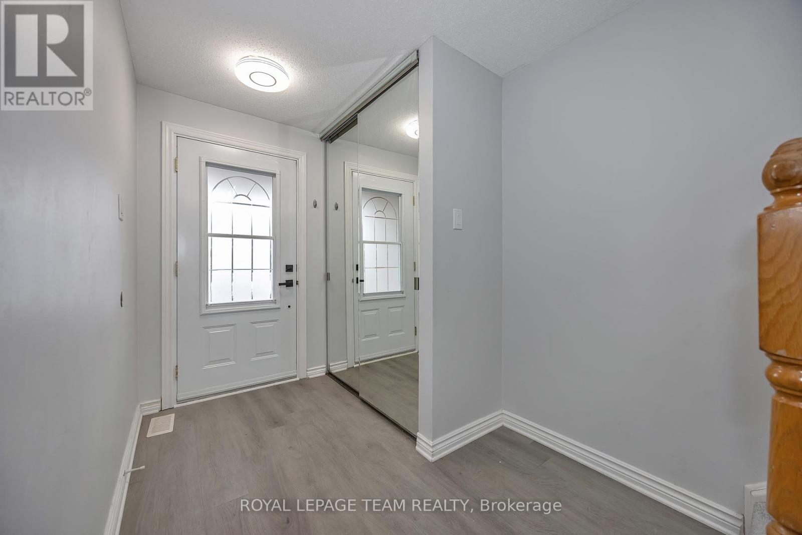 69 Pinetrail Crescent