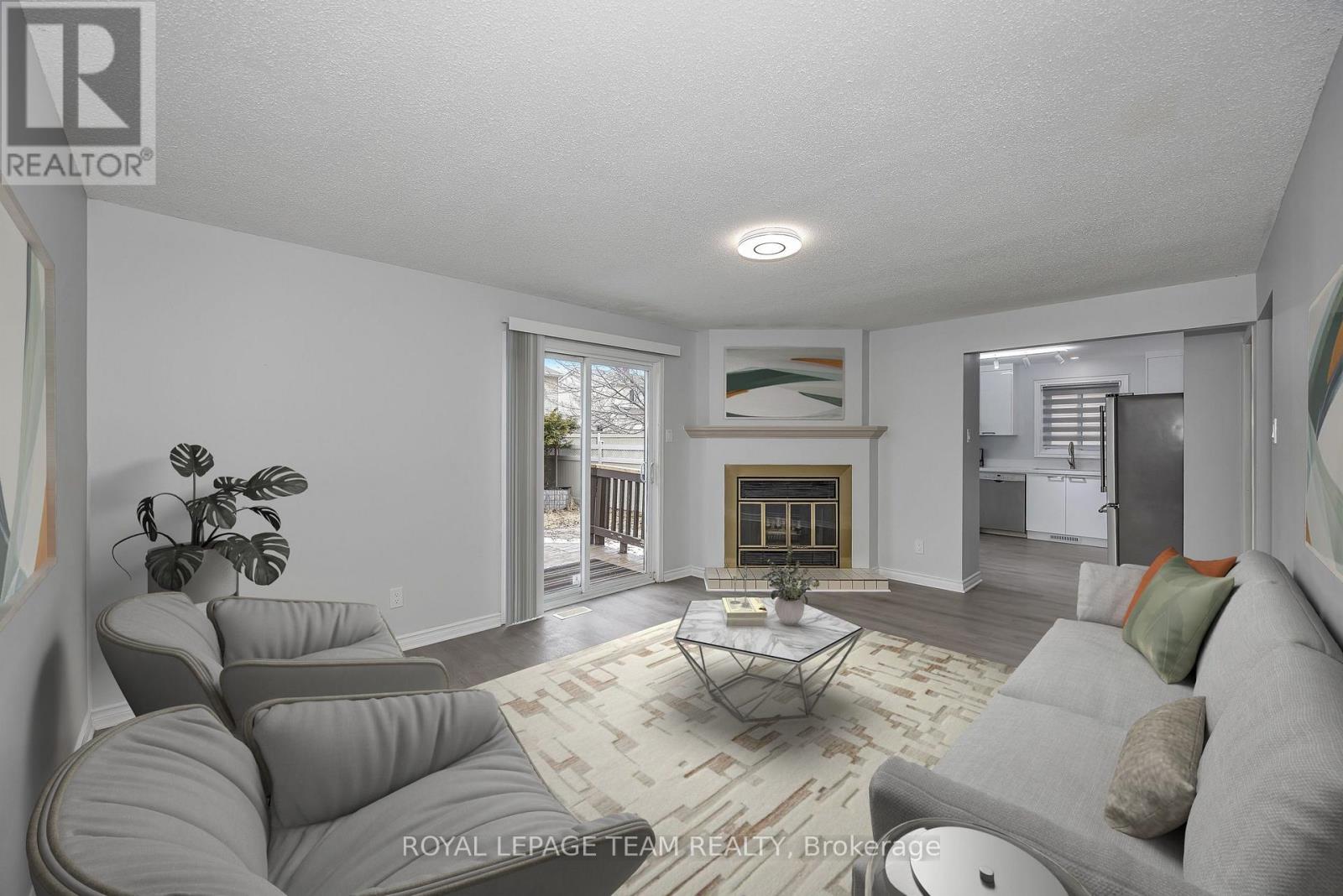 69 Pinetrail Crescent