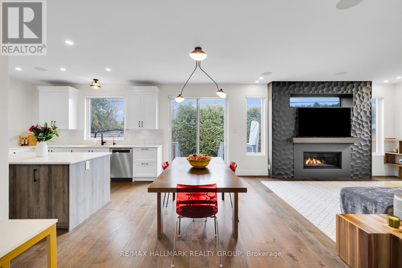 1976 Lenester Avenue