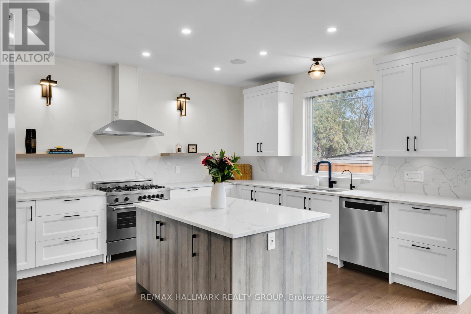 1976 Lenester Avenue