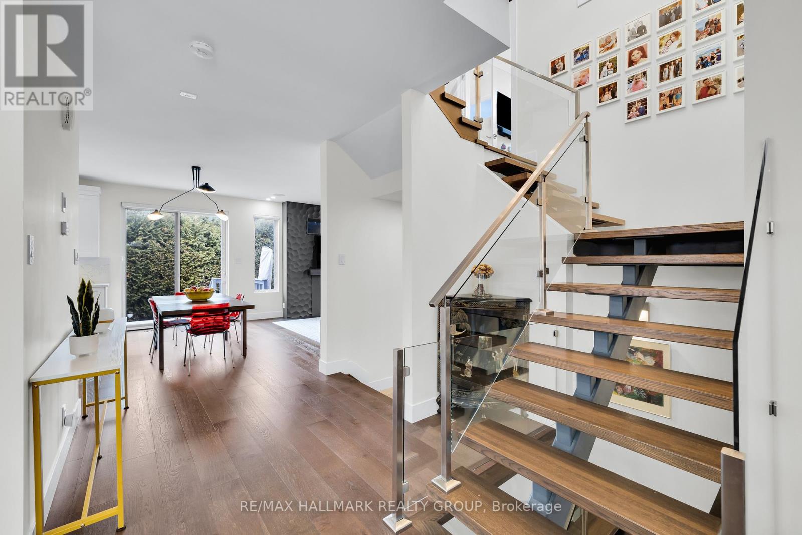 1976 Lenester Avenue