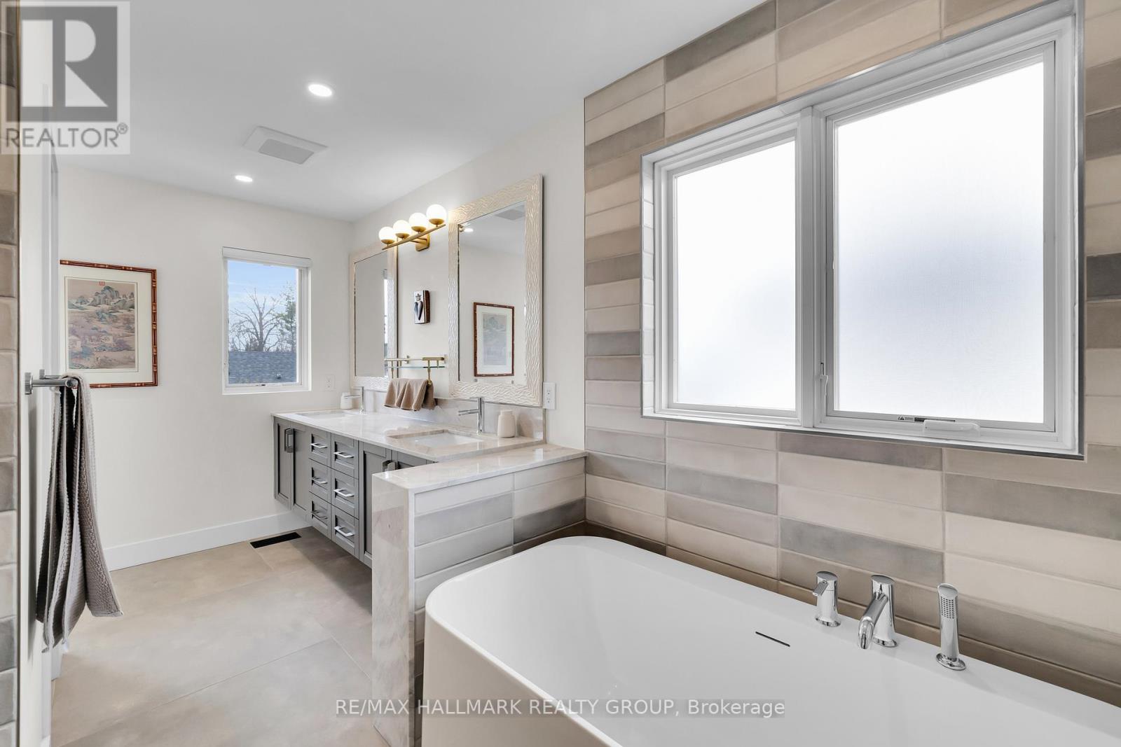 1976 Lenester Avenue