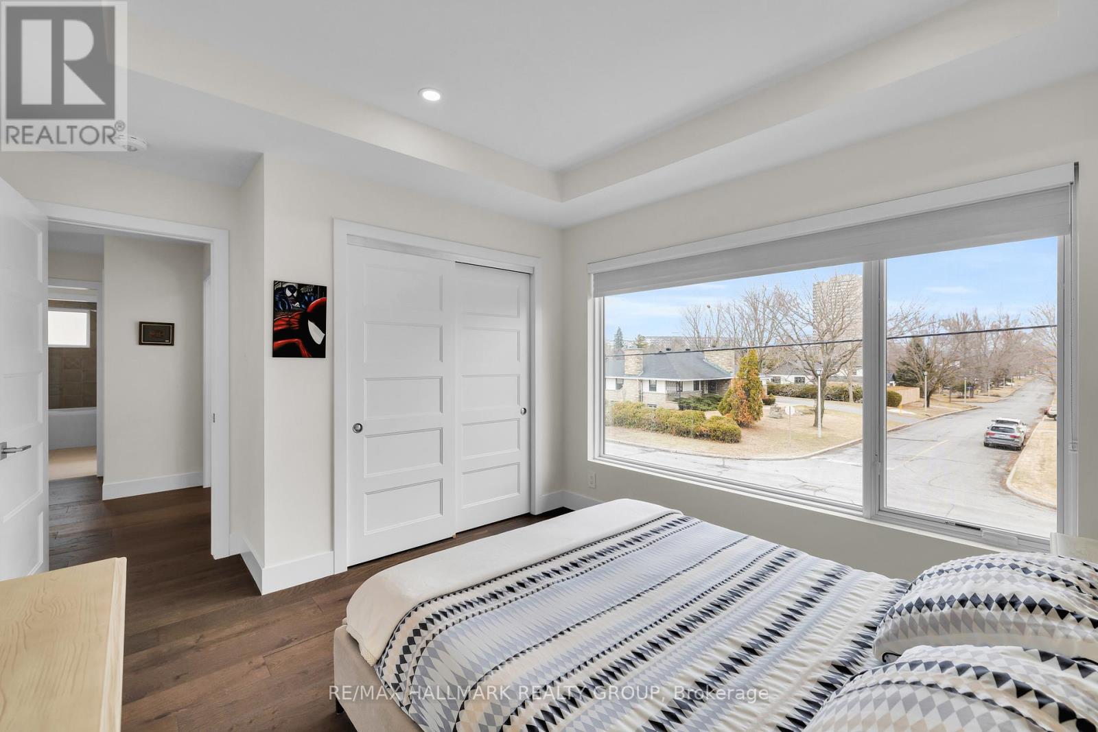 1976 Lenester Avenue