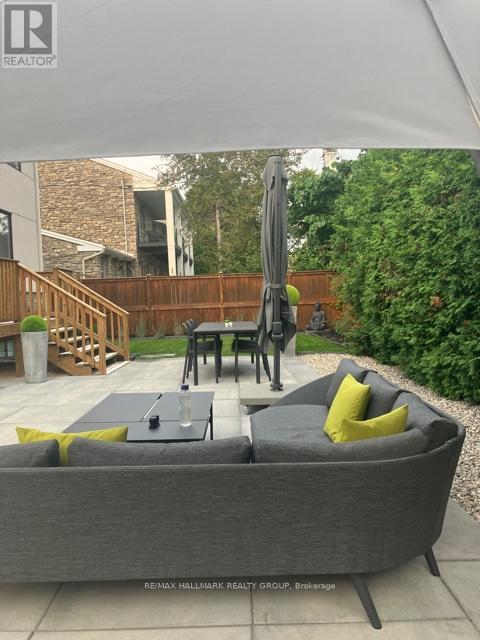 1976 Lenester Avenue