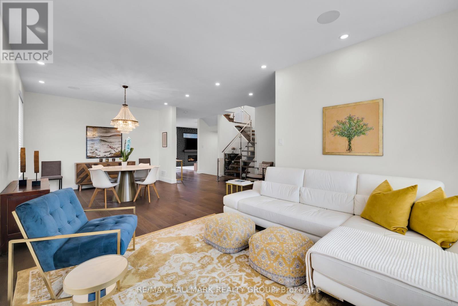 1976 Lenester Avenue