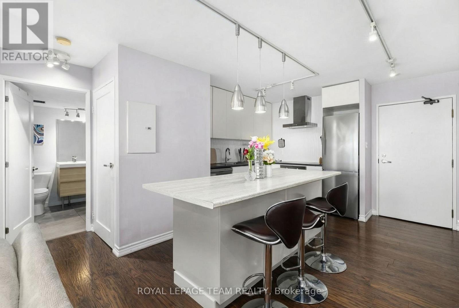 1114 - 40 Landry Street