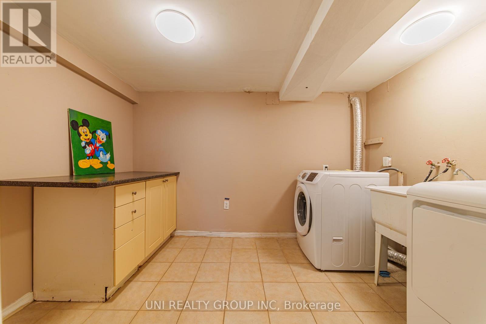 17 Forest Park Avenue