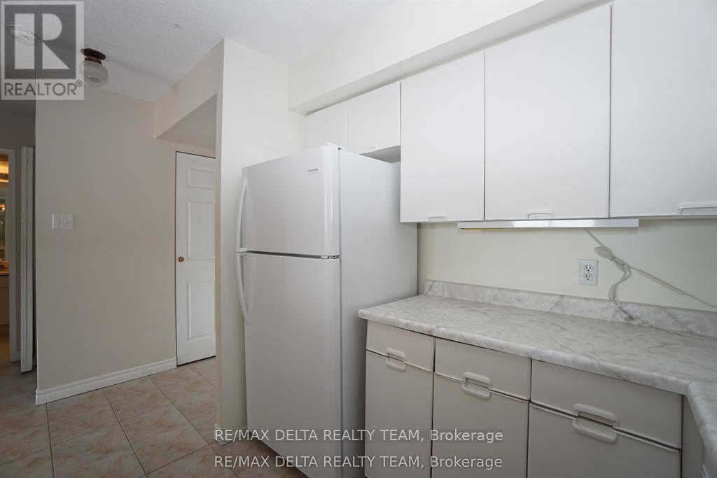 1506 - 545 St Laurent Boulevard