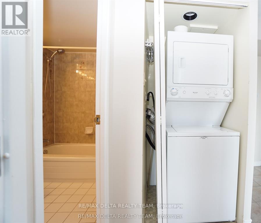 1506 - 545 St Laurent Boulevard