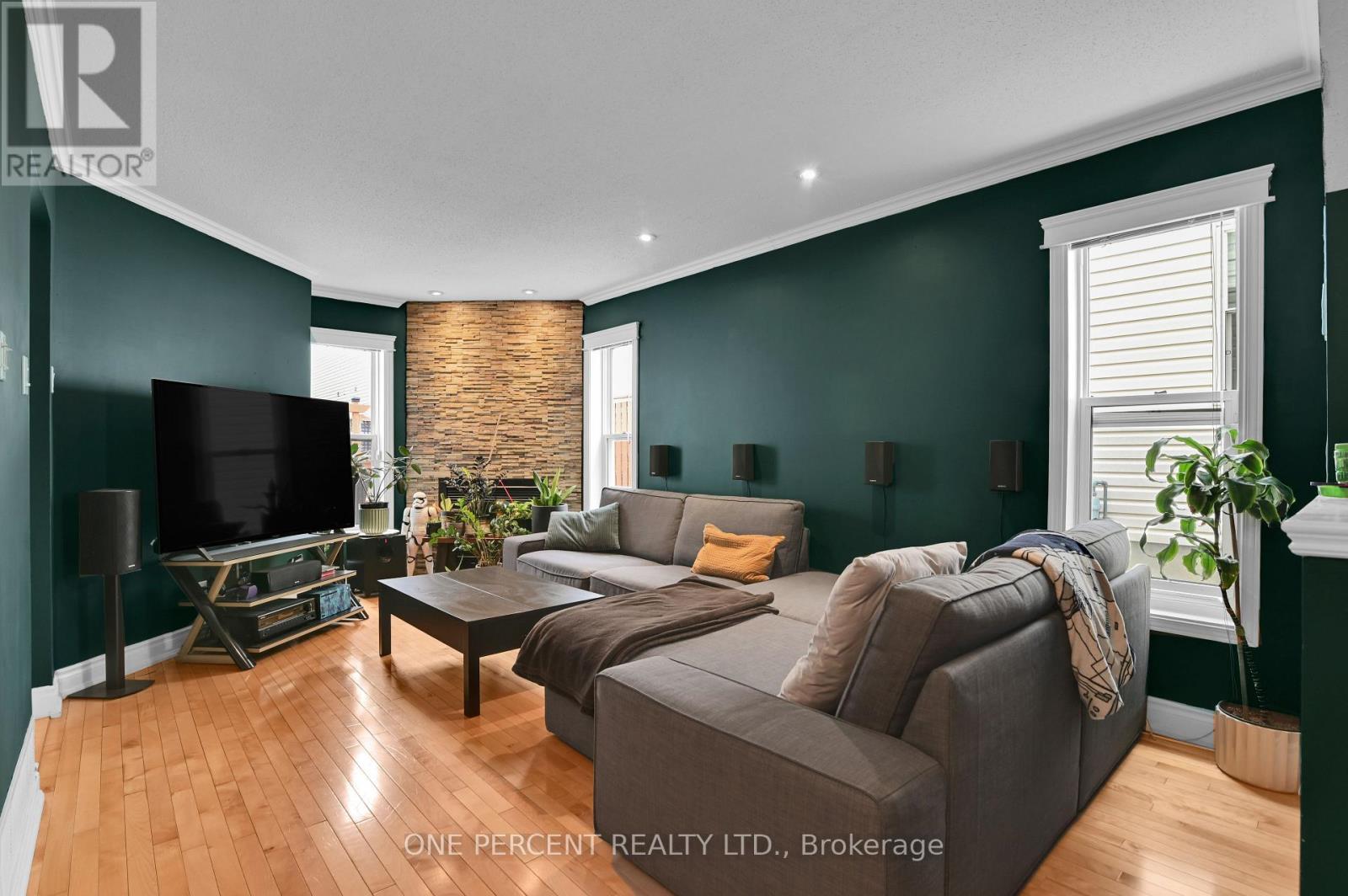 311 Southcrest Private