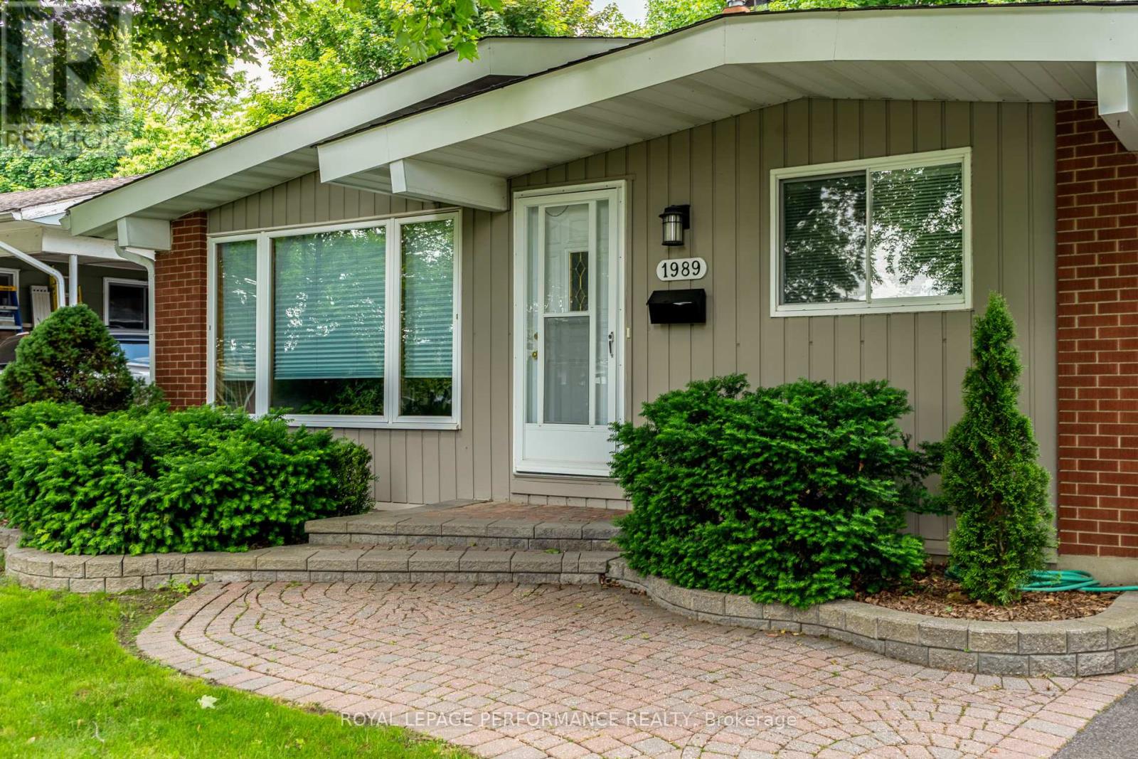 1989 Michigan Avenue