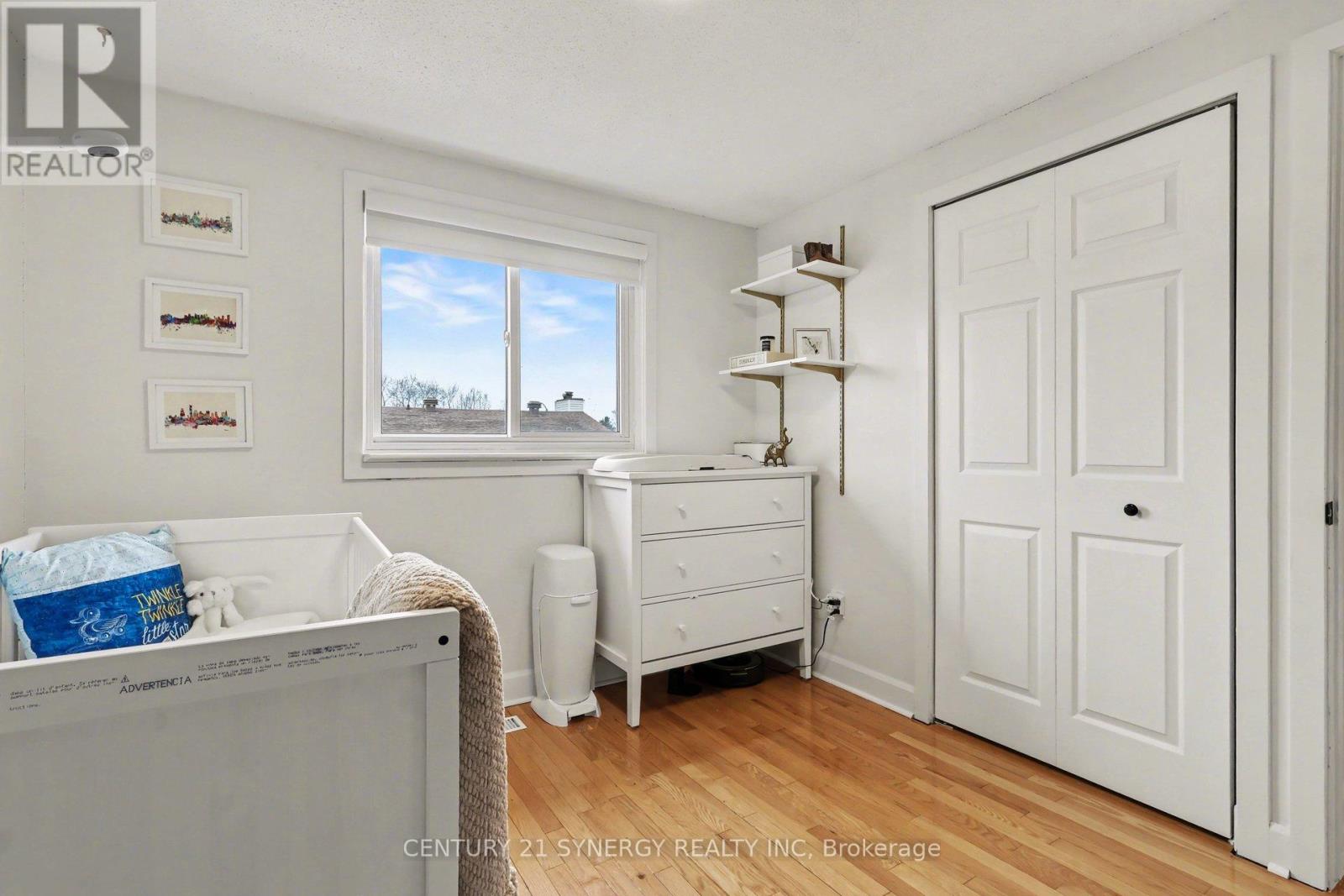 771 Vinette Crescent