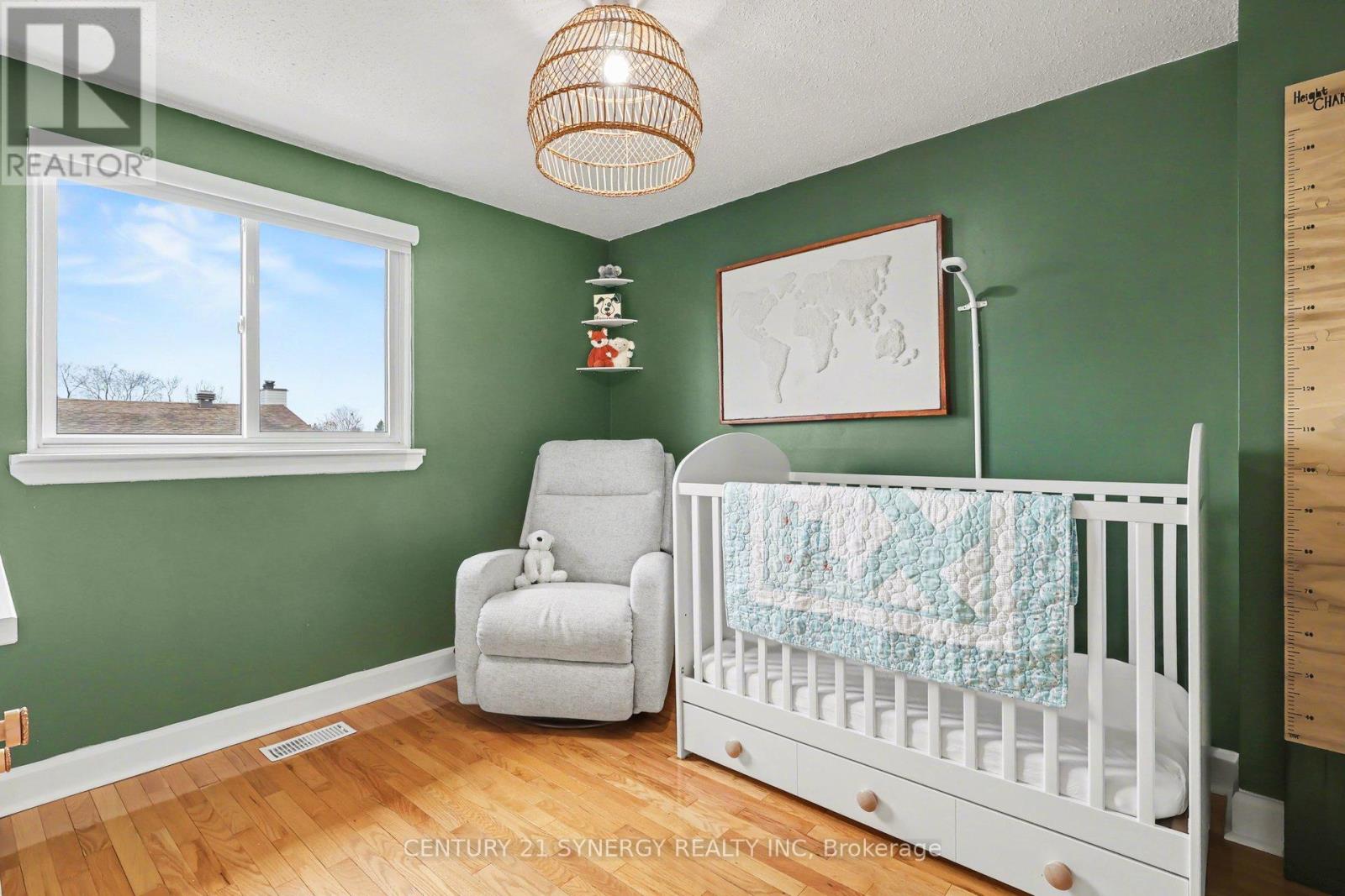 771 Vinette Crescent