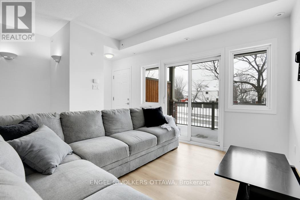 5 - 165 Waterbridge Drive