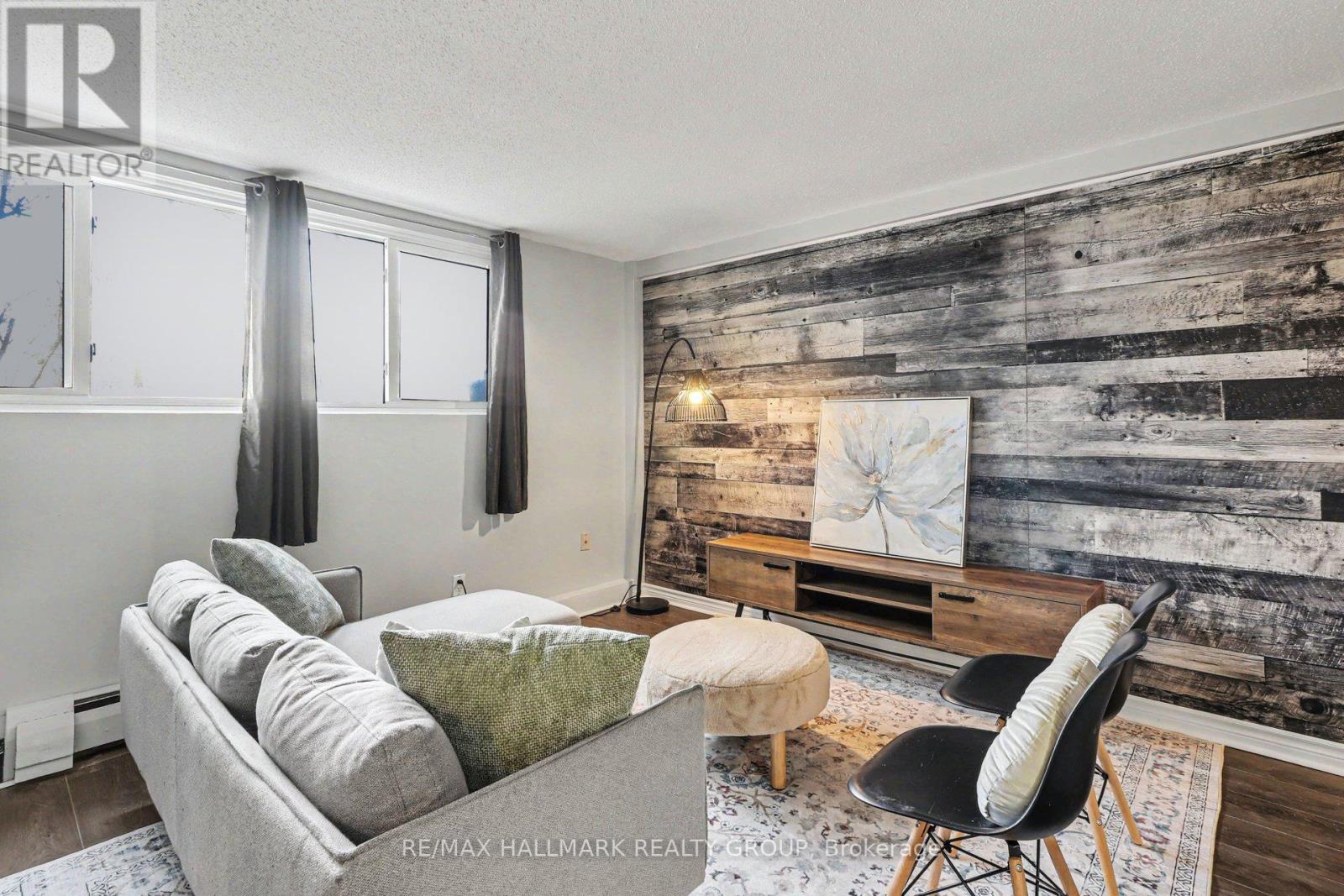 2 - 898 Elmsmere Road