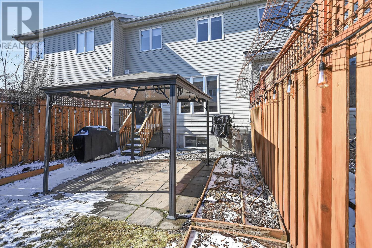 102 Windance Crescent