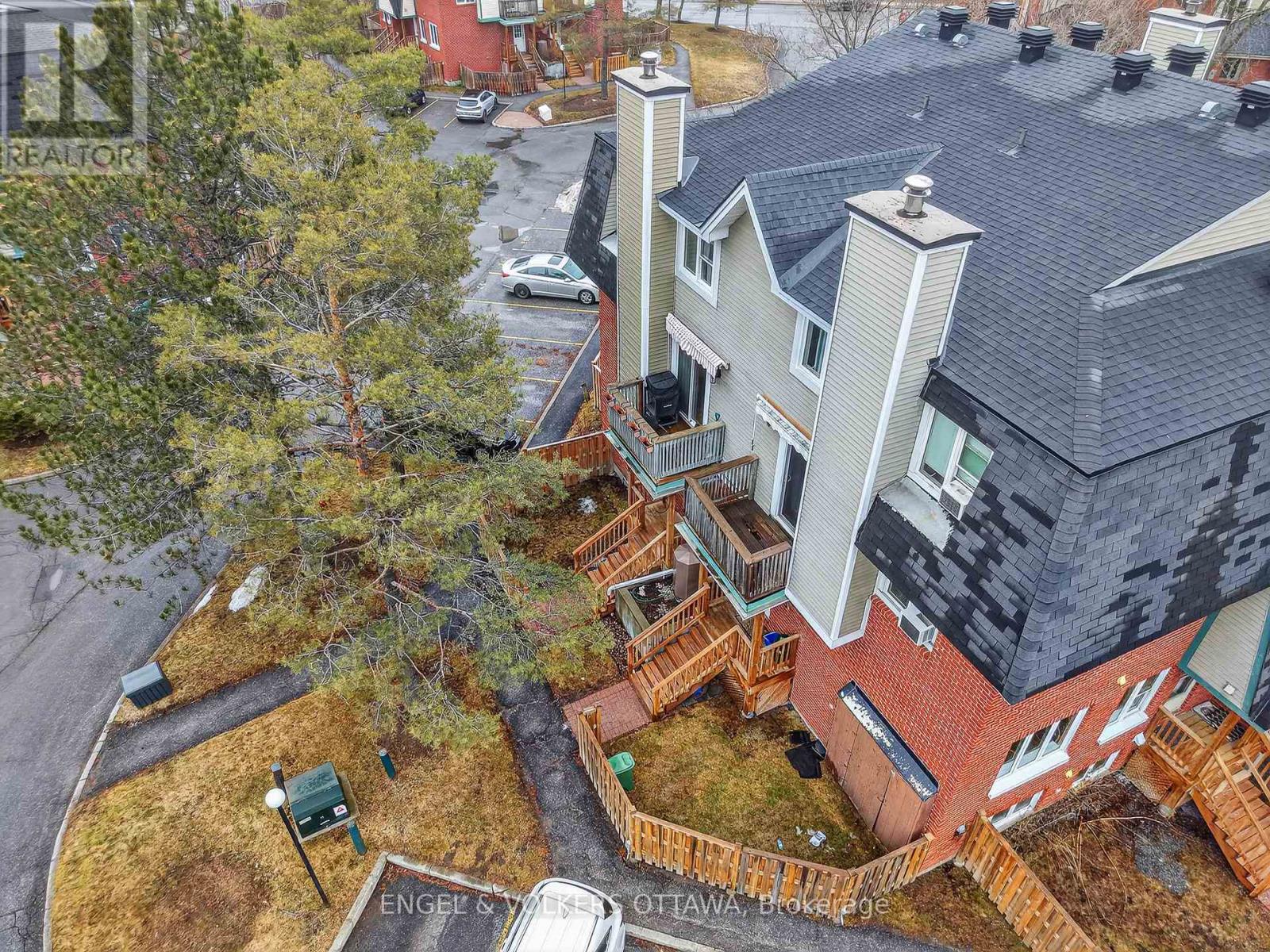 208 - 6 Terrace Drive