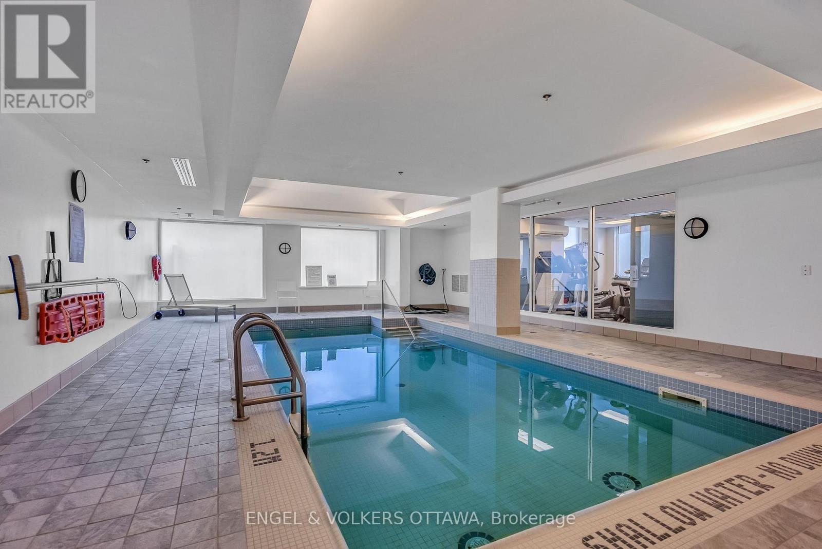 811 - 238 Besserer Street