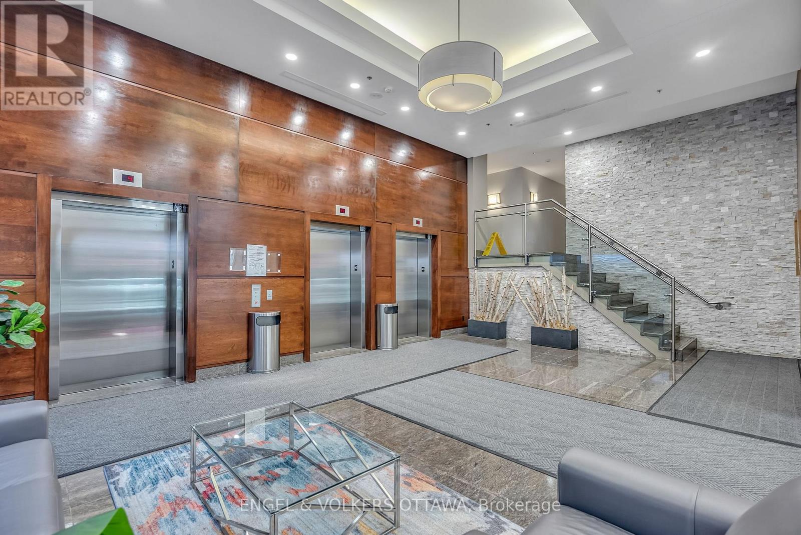 811 - 238 Besserer Street