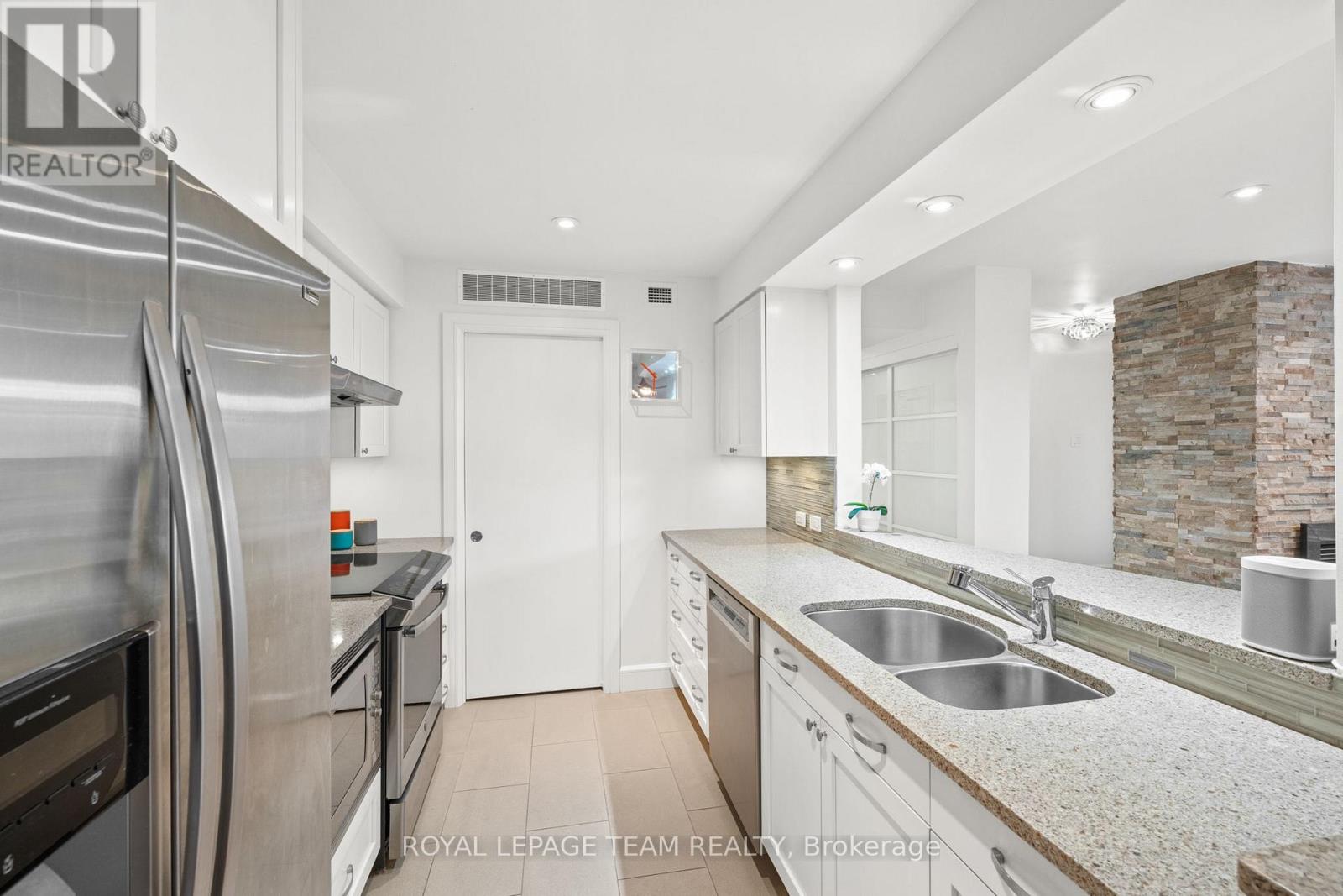202d - 1 Columbus Avenue