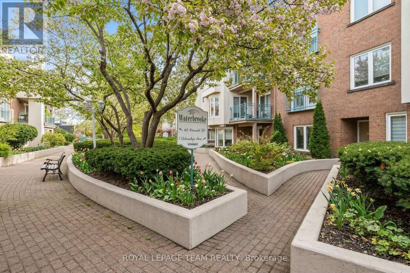 202d - 1 Columbus Avenue