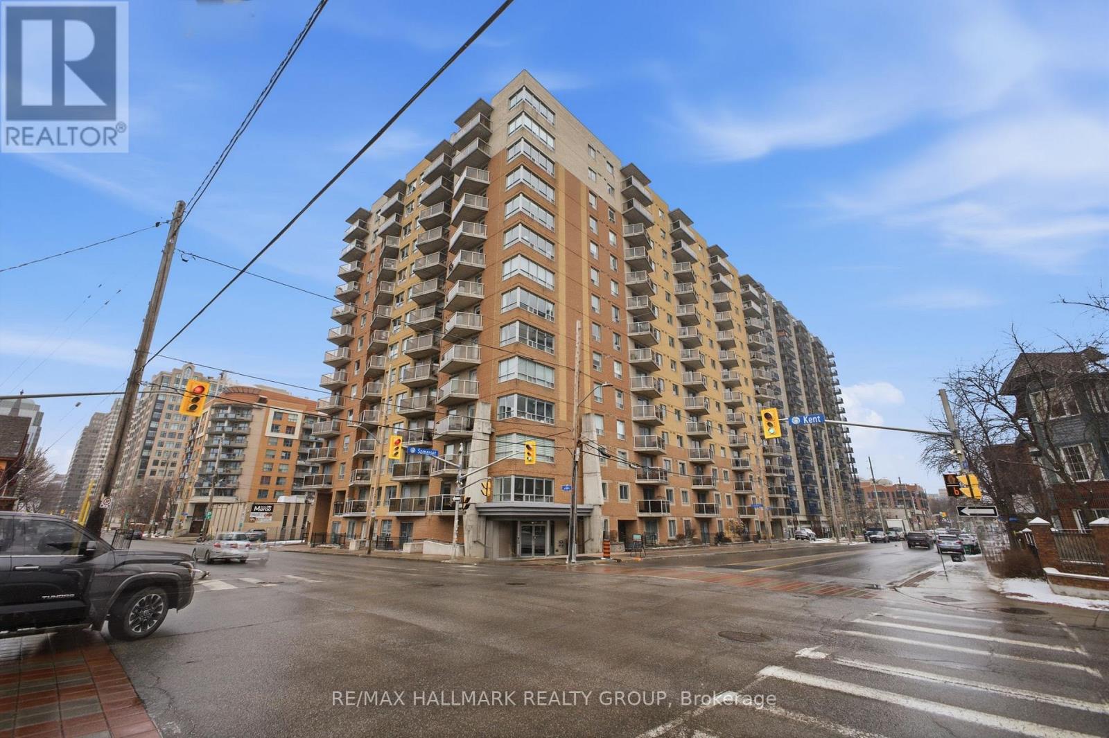 Ph13 - 429 Somerset Street W