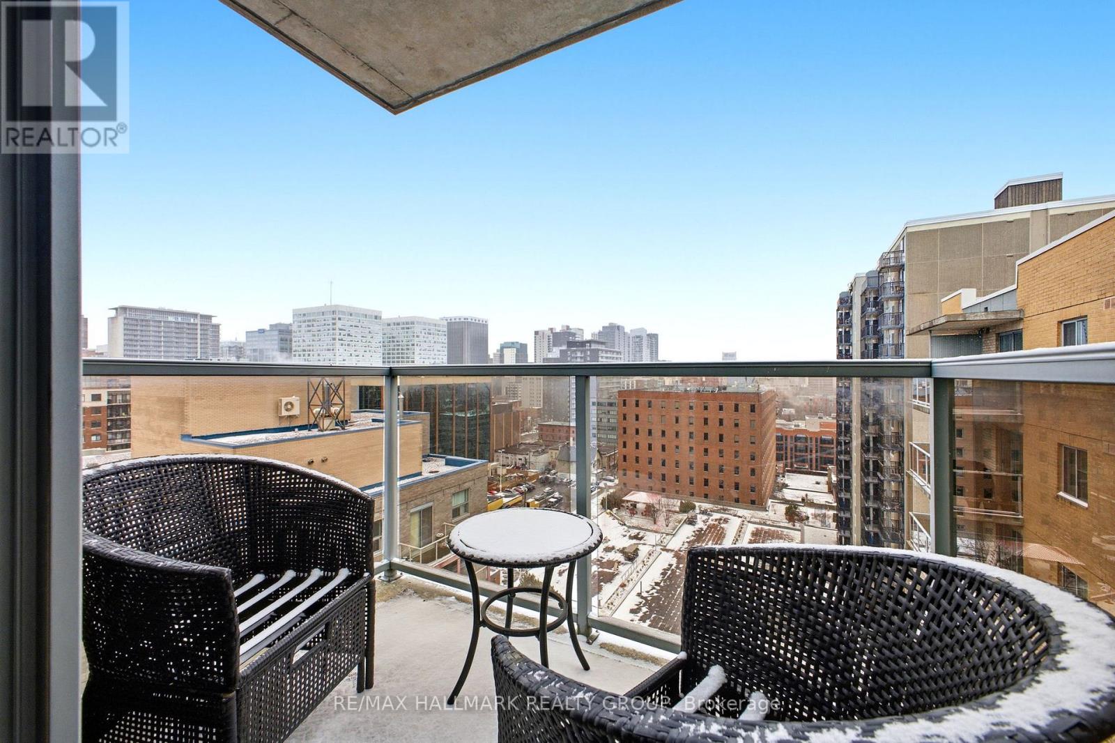 Ph13 - 429 Somerset Street W