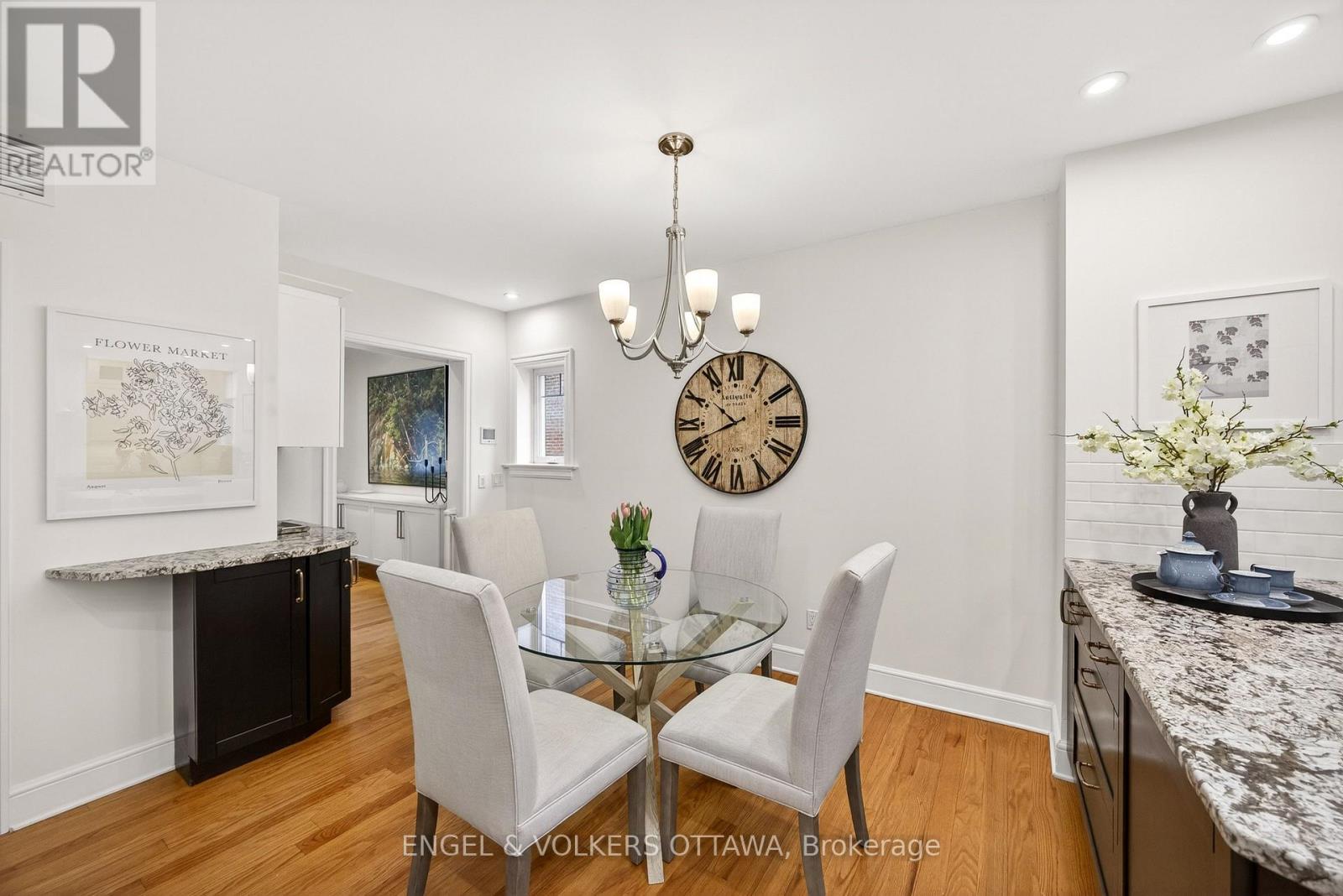 498 Queen Elizabeth Drive