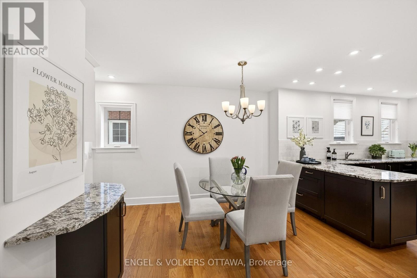 498 Queen Elizabeth Drive