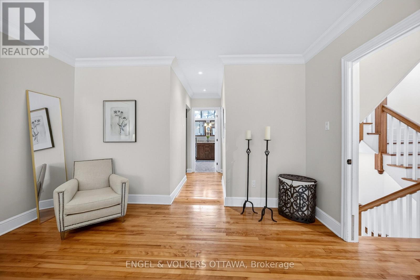 498 Queen Elizabeth Drive