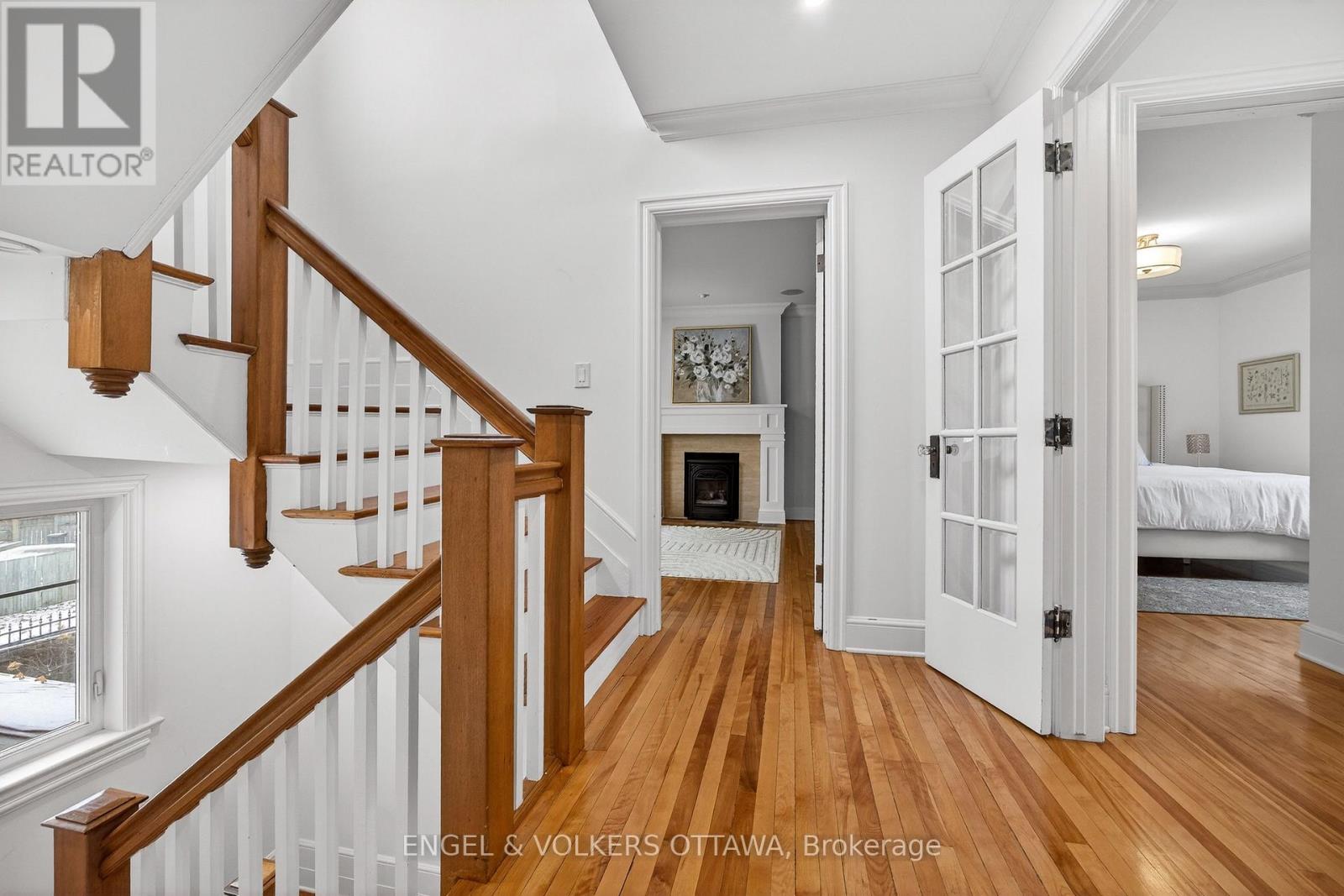 498 Queen Elizabeth Drive