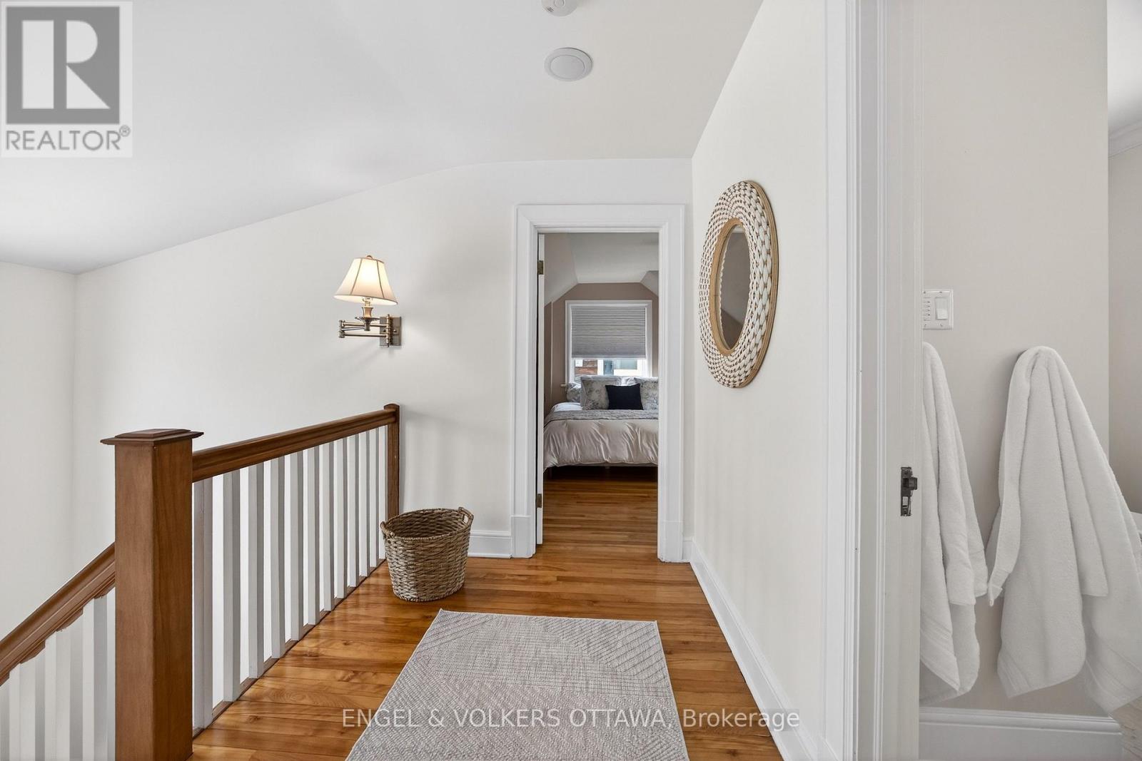 498 Queen Elizabeth Drive