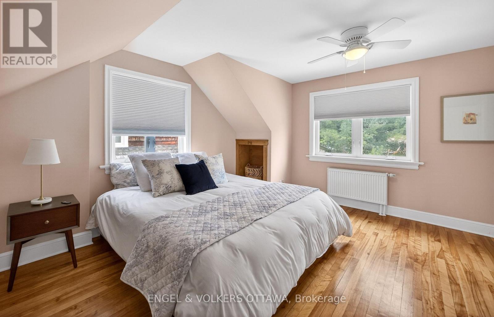 498 Queen Elizabeth Drive