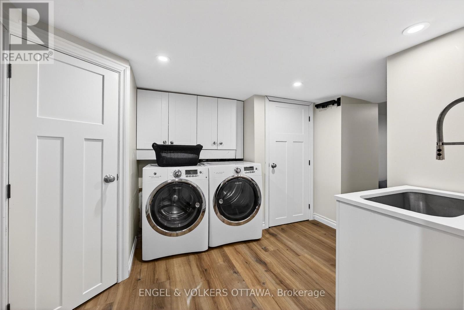 498 Queen Elizabeth Drive