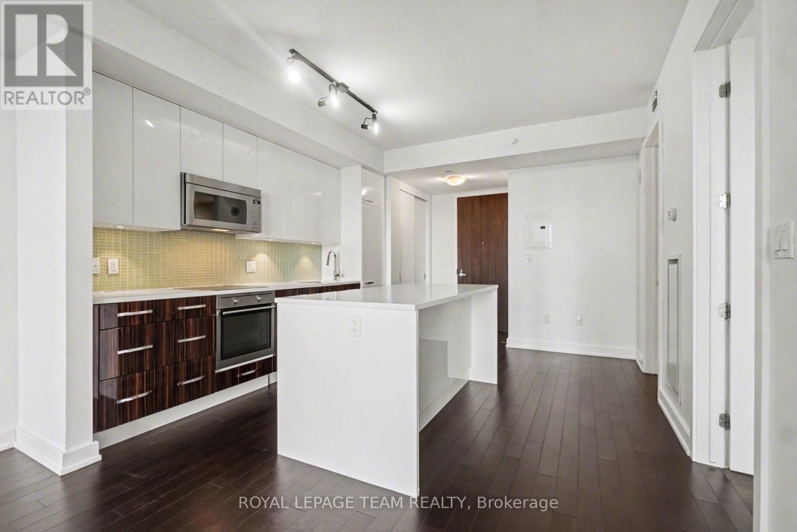 406 - 111 Champagne Avenue S