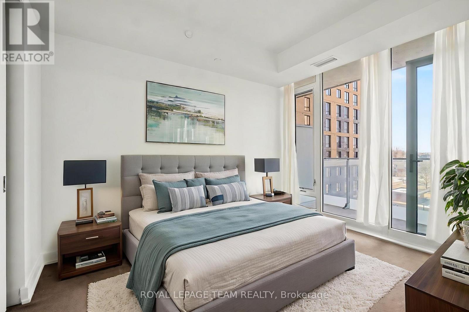 406 - 111 Champagne Avenue S