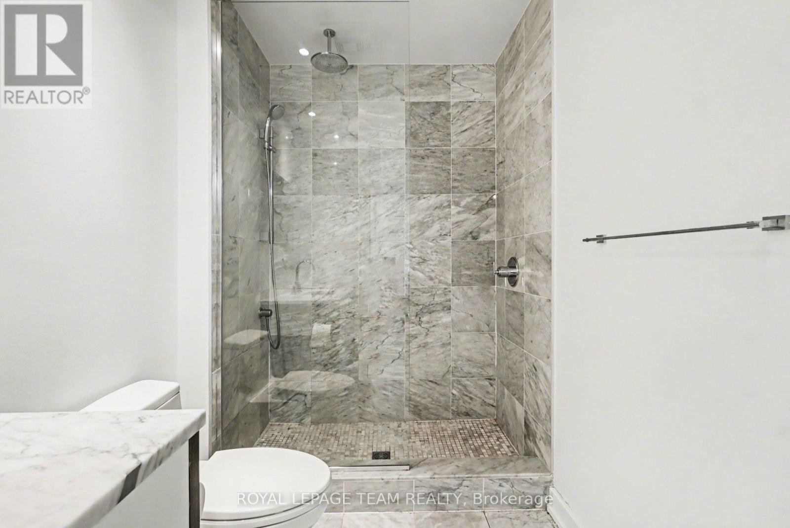 406 - 111 Champagne Avenue S