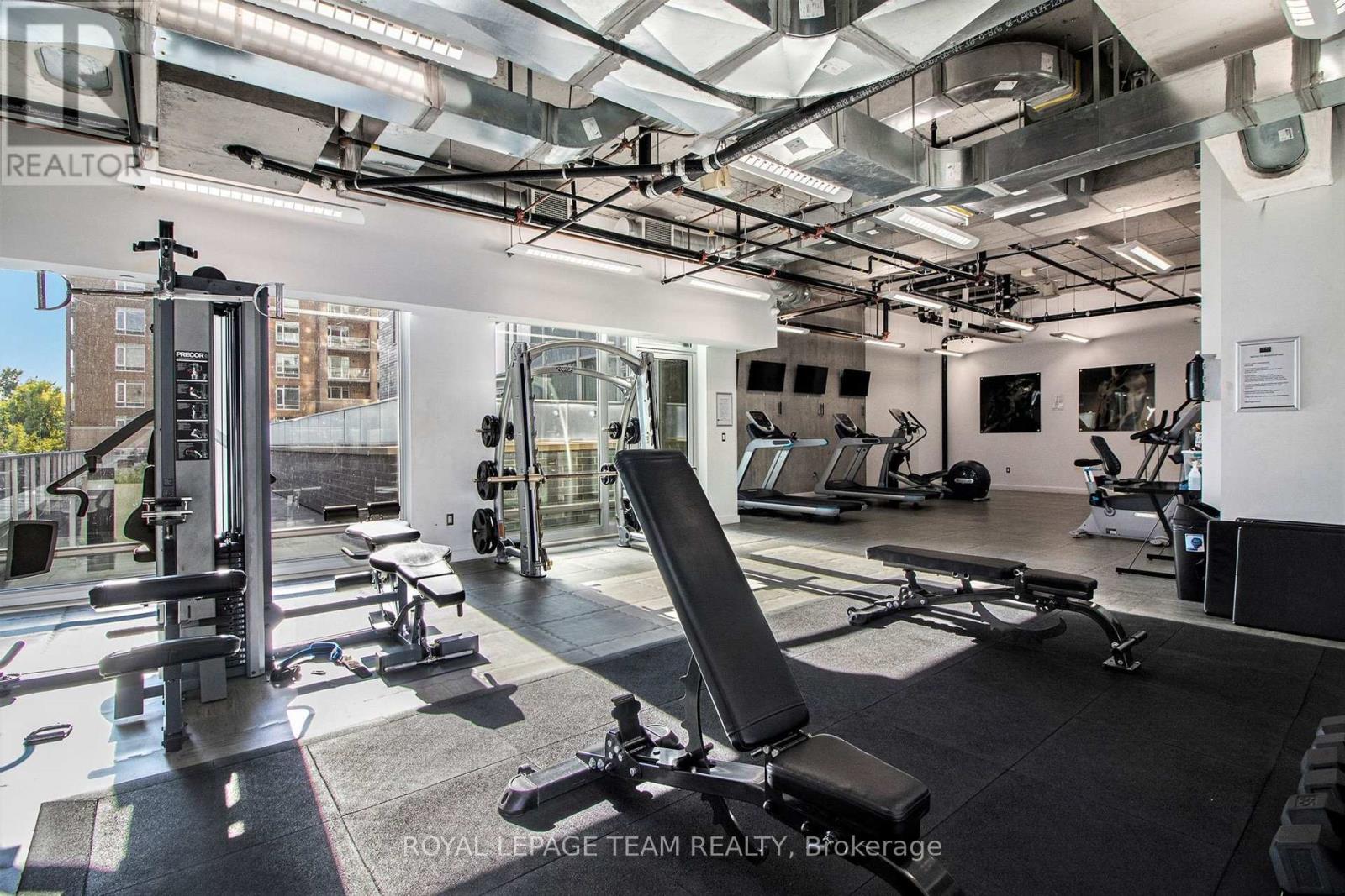 406 - 111 Champagne Avenue S