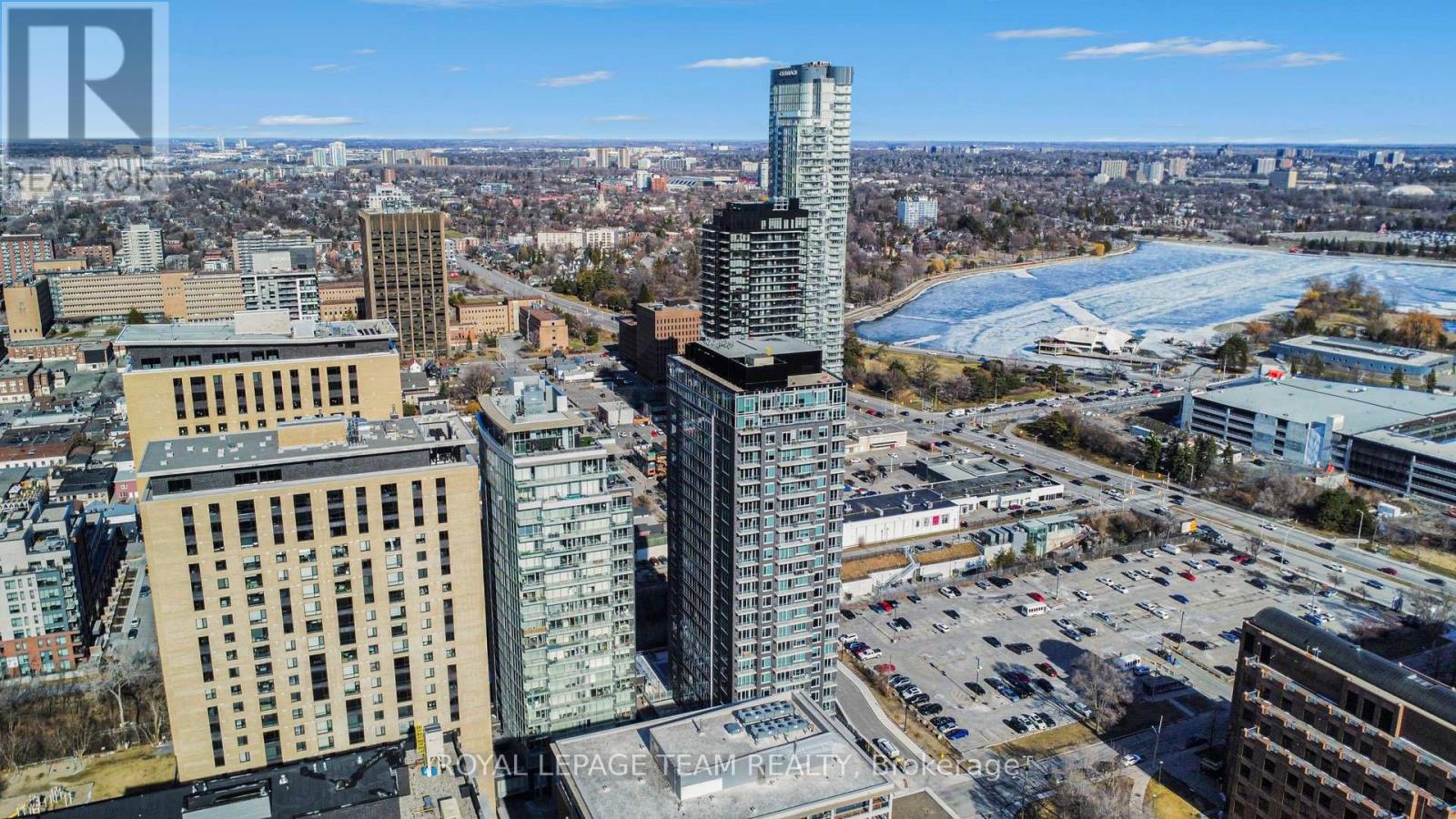 406 - 111 Champagne Avenue S