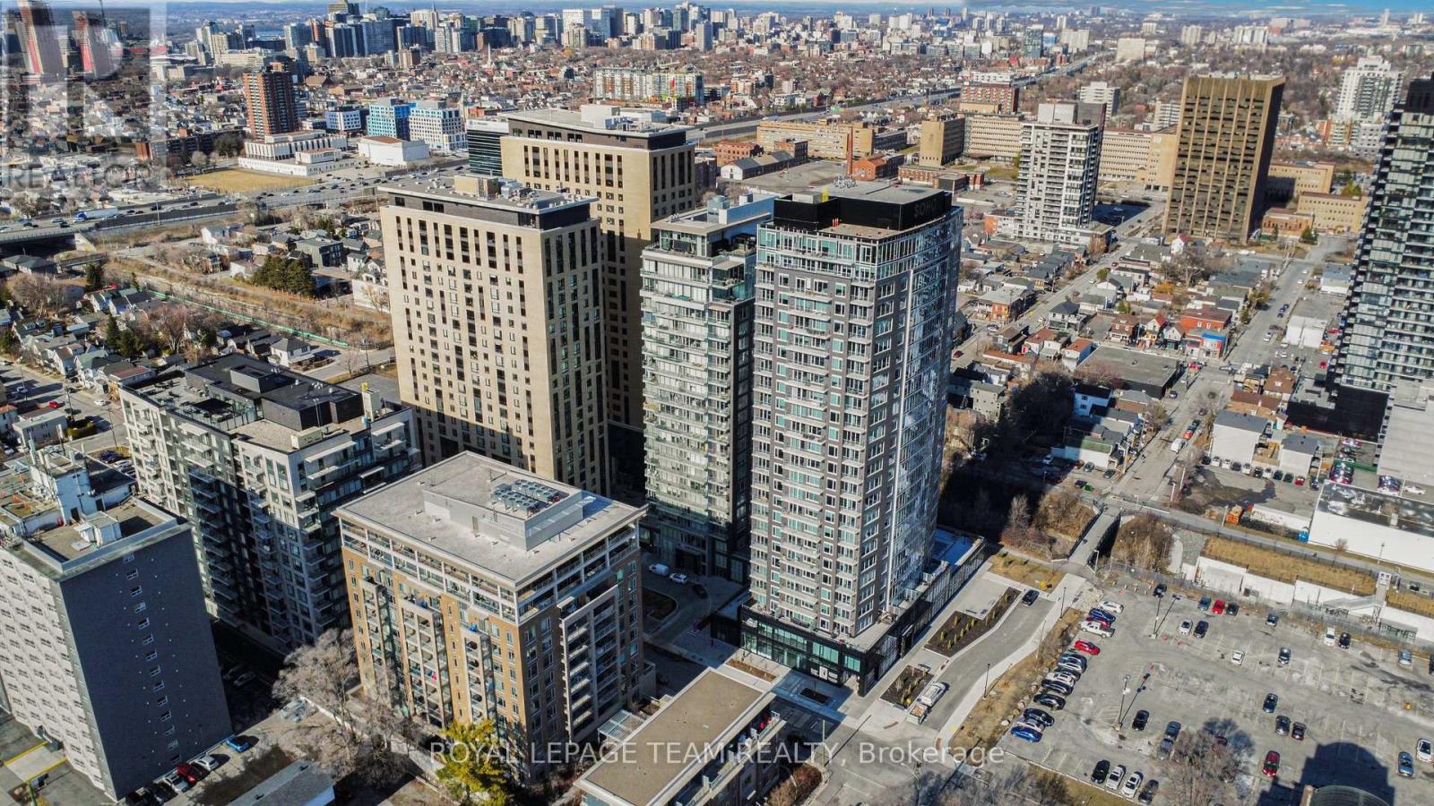 406 - 111 Champagne Avenue S