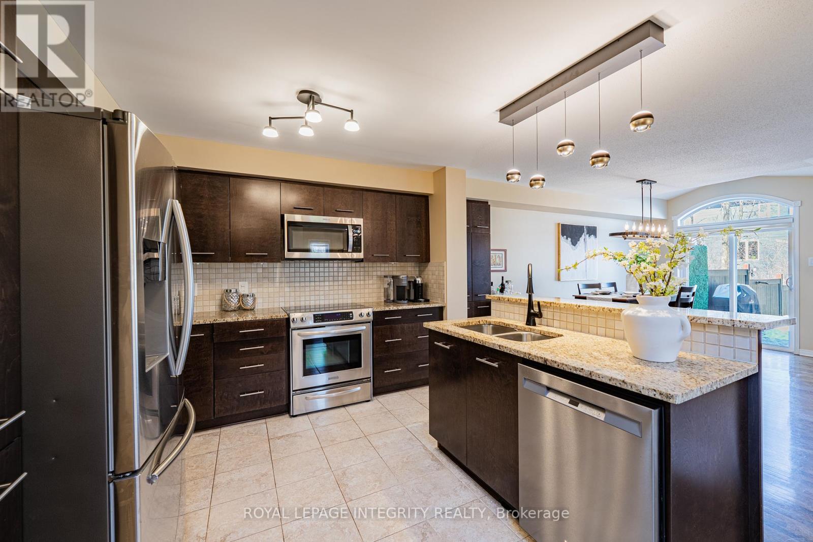 349 Celtic Ridge Crescent