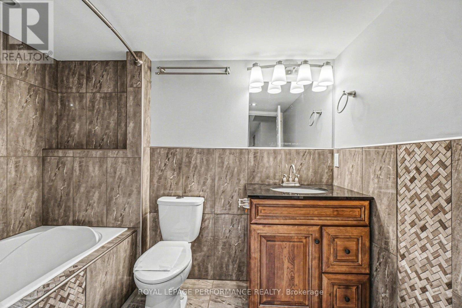 2733 Grand Canal Street