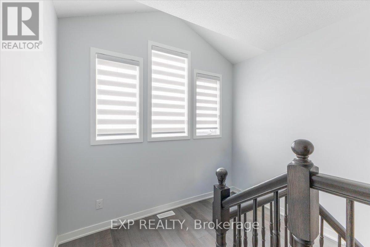 297 Billrian Crescent