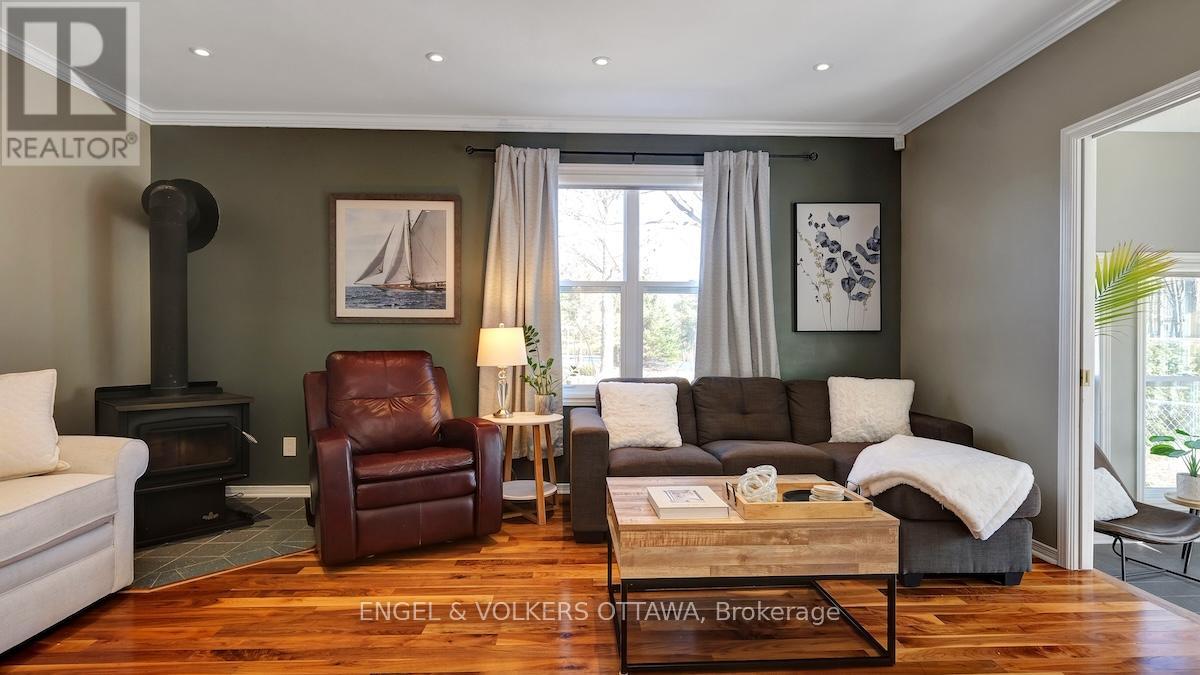 1263 Randboro Crescent