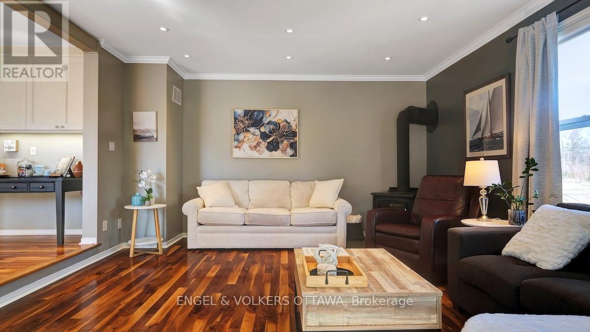 1263 Randboro Crescent