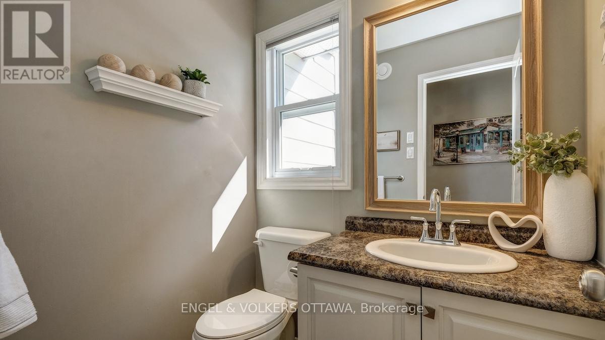 1263 Randboro Crescent