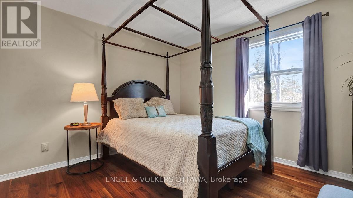 1263 Randboro Crescent