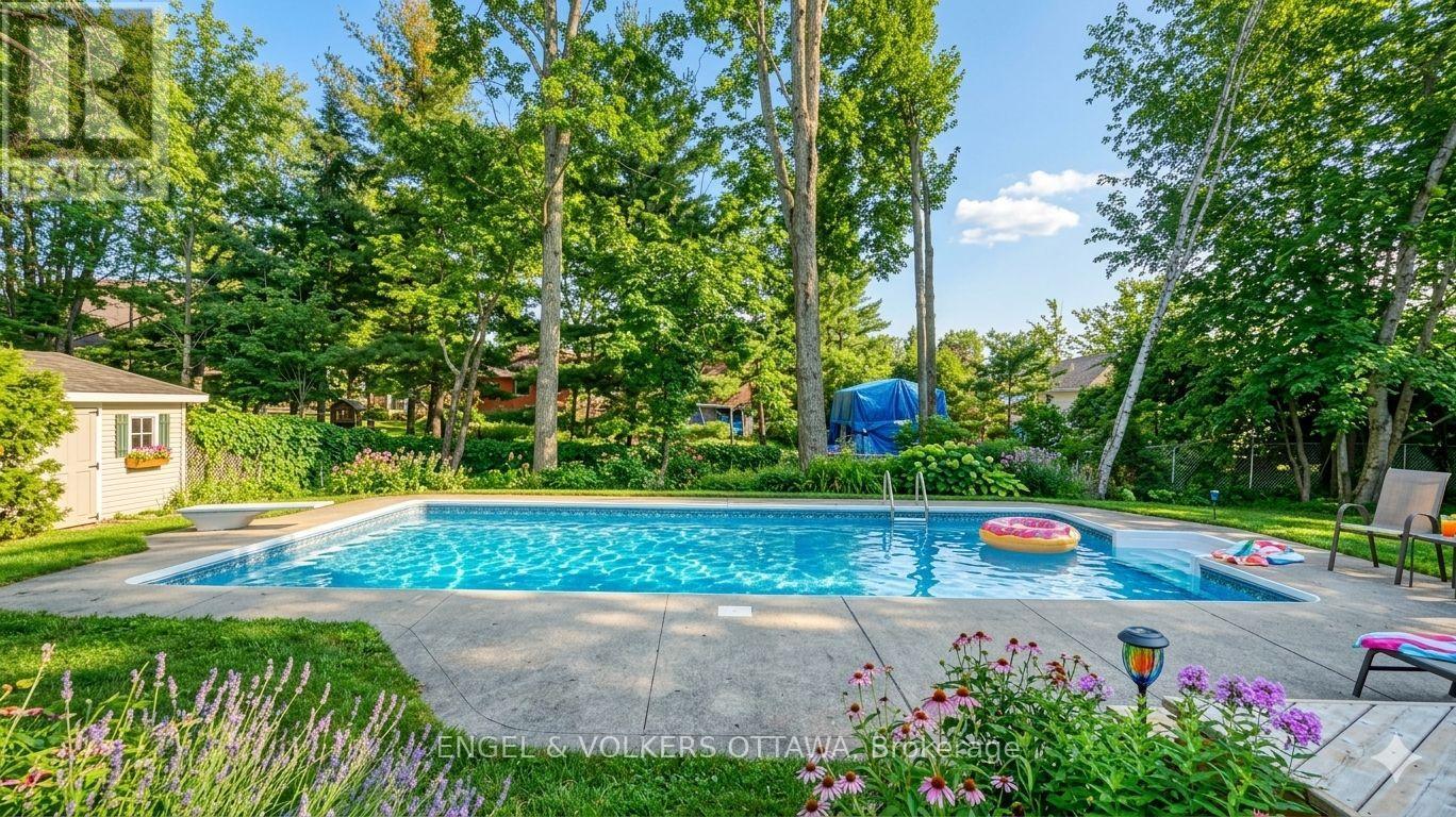 1263 Randboro Crescent